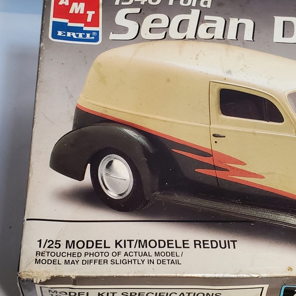 AMT Ertl 1940 Ford Sedan Delivery Model Kit #8215 Scale 1/25 SEALED BOX NEW. - Picture 7 of 14